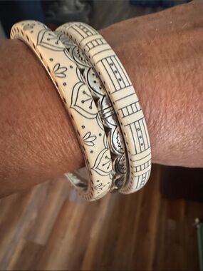 Brighton Cream and Silver Bangle Bracelet Set